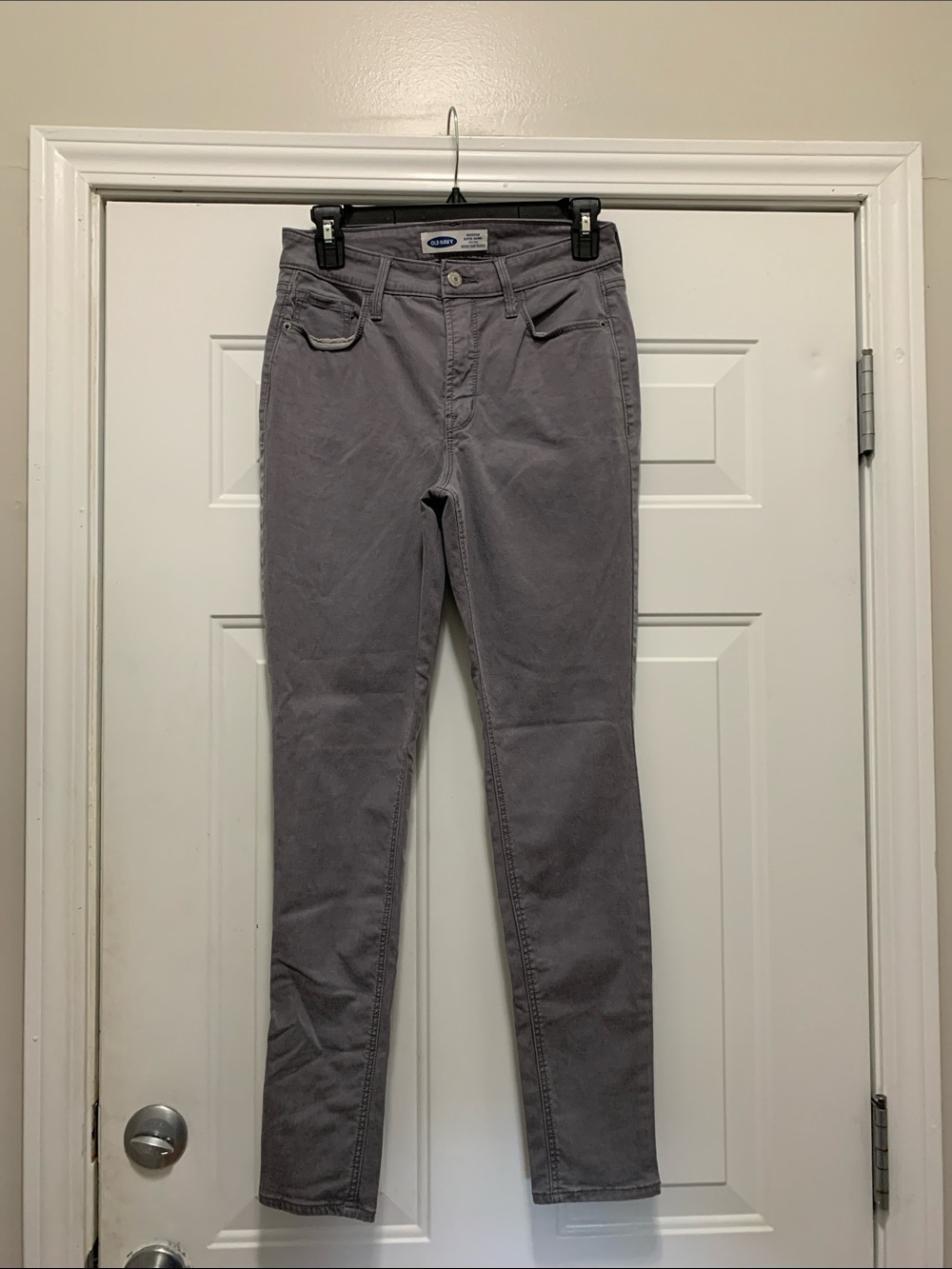 3/$15 Old Navy Rockstar Super Skinny High Rise Jeans in Light Gray Size 6